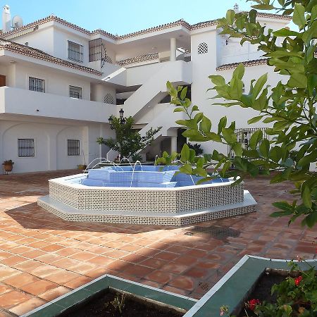 Apartamentos Pueblo Quinta 베날마데나코스타 외부 사진