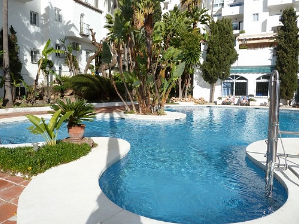 Apartamentos Pueblo Quinta 베날마데나코스타 외부 사진