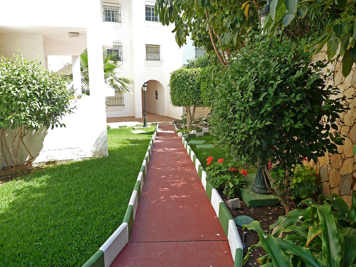 Apartamentos Pueblo Quinta 베날마데나코스타 외부 사진