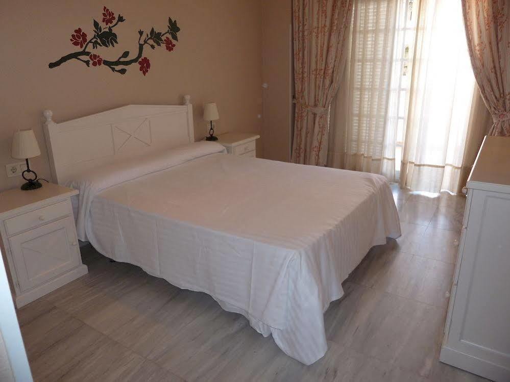 Apartamentos Pueblo Quinta 베날마데나코스타 외부 사진
