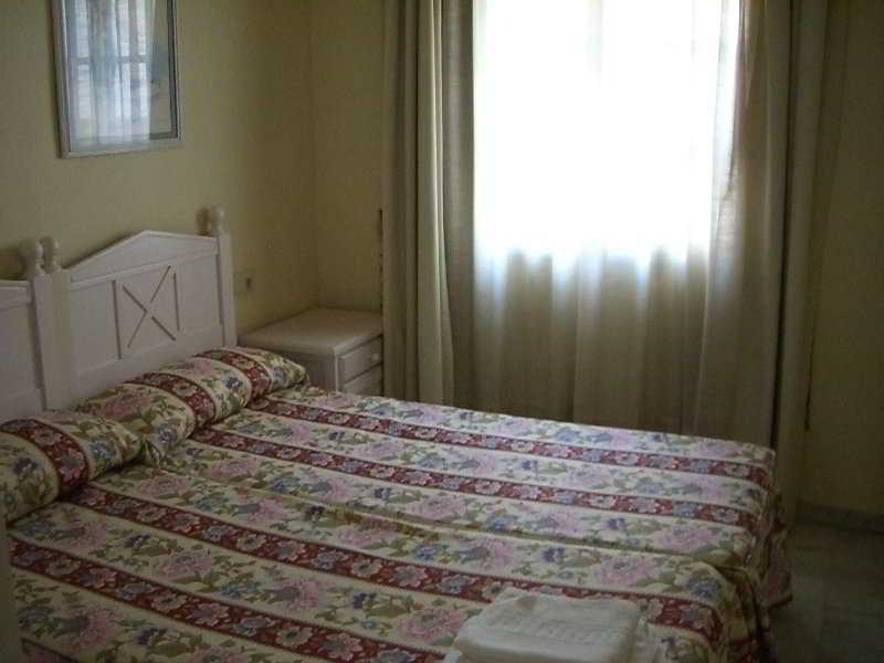 Apartamentos Pueblo Quinta 베날마데나코스타 외부 사진